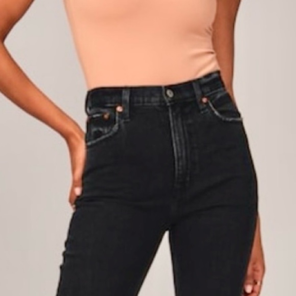 Abercrombie & Fitch The Ankle Straight Ultra High Rise Jeans in Distressed Black - Picture 6 of 16